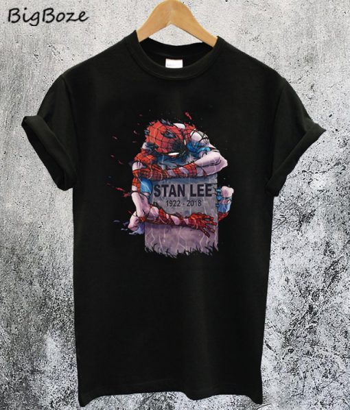 Spider Man Hug Stan Lee 1922 2018 T-Shirt