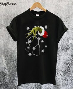Grinch's Hand Holding Nurse Stethoscope Christmas T-Shirt